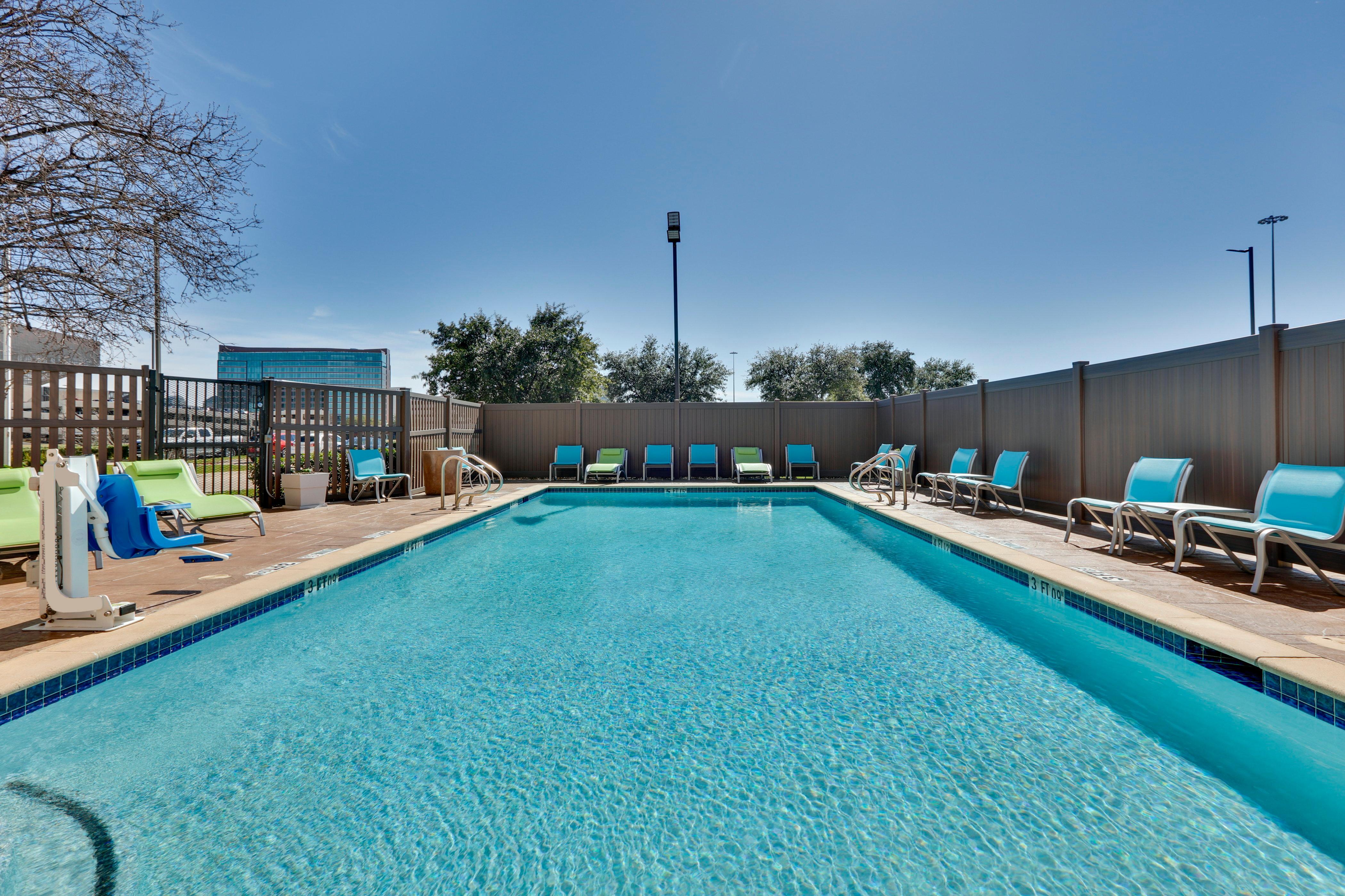Holiday Inn Express & Suites Irving Conv Ctr - Las Colinas By Ihg Экстерьер фото