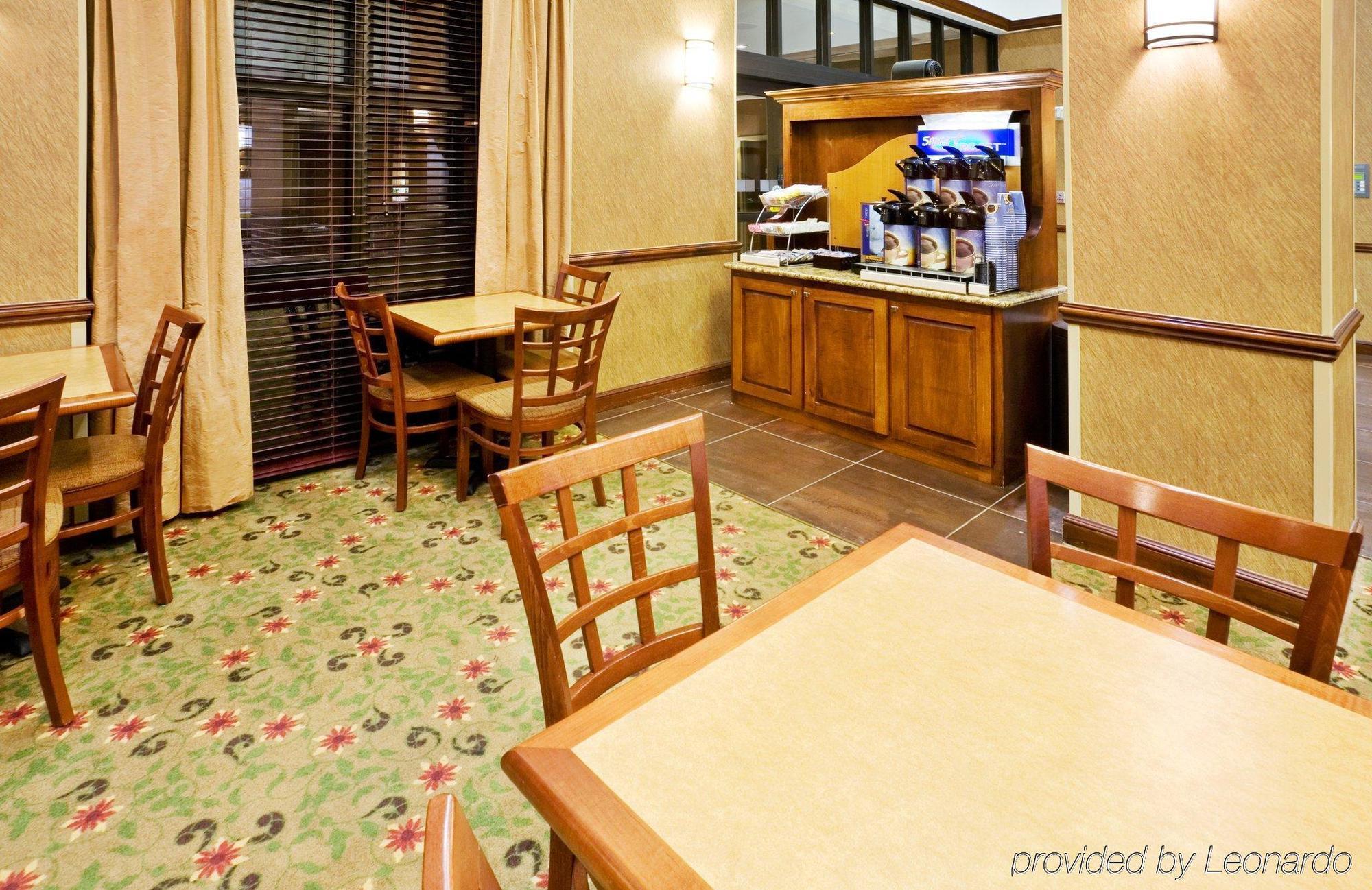 Holiday Inn Express & Suites Irving Conv Ctr - Las Colinas By Ihg Экстерьер фото